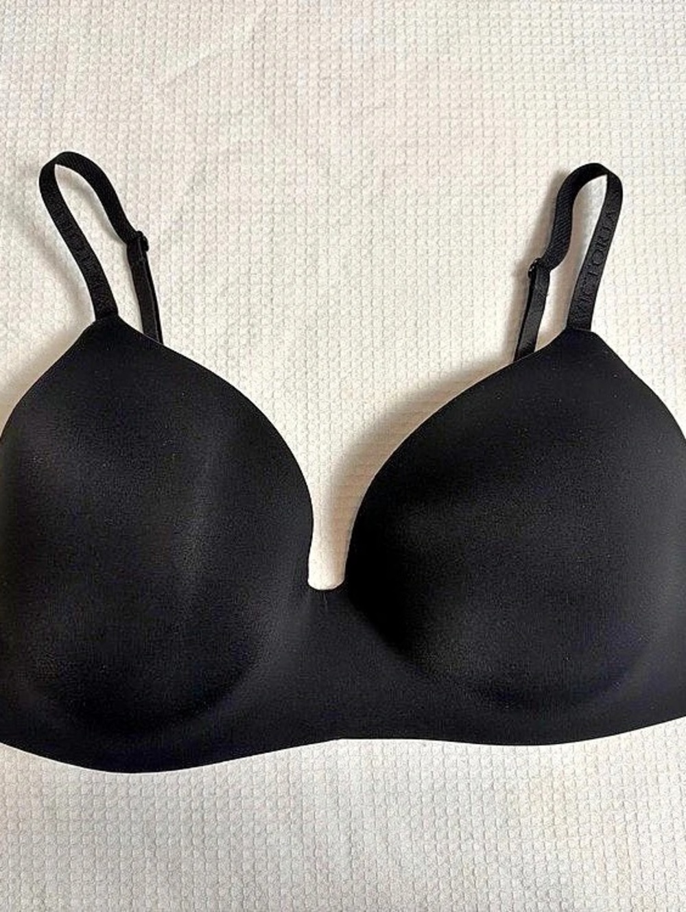 Victoria's Secret Lightly Lined Wireless Bra 38DD